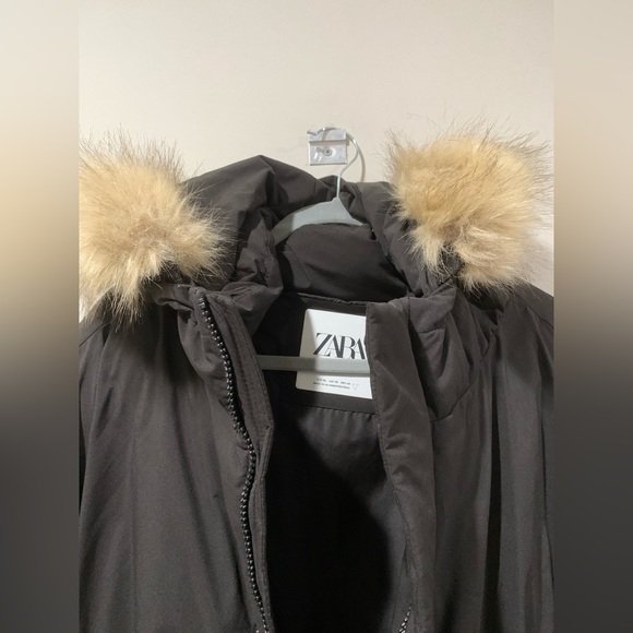 ZARA Men’s puffer with fur hoodie - Picture 4 of 7